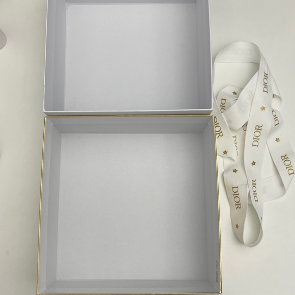Dior Circus Dreams Gold Star 2025 Limited storage empty box w/ ribbon 20/20/10cm - Picture 8 of 9